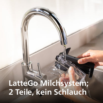 Serie 5500 (EP5546/70) Kaffeevollautomat – LatteGo Milchsystem, 20 heiße und kalte Kaffeespezialitäten, SilentBrew, QuickStart, Schwarz Silber